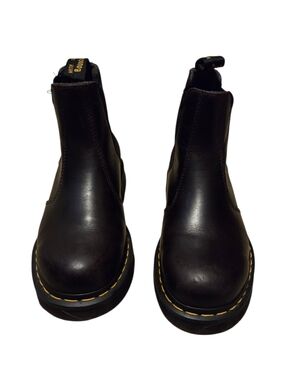 Women’s 8 Dr. Martens 2976 Ambassador Leather Chelsea Boots